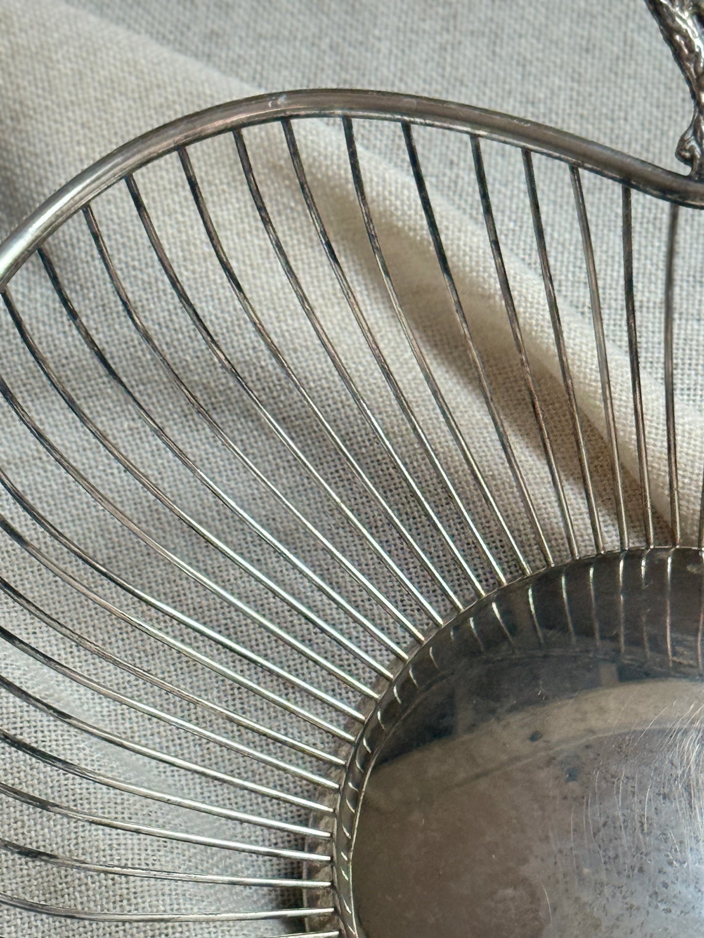 Vintage Leonard Silverplate Apple Basket | Wire Fruit Bowl with Leaf Detail