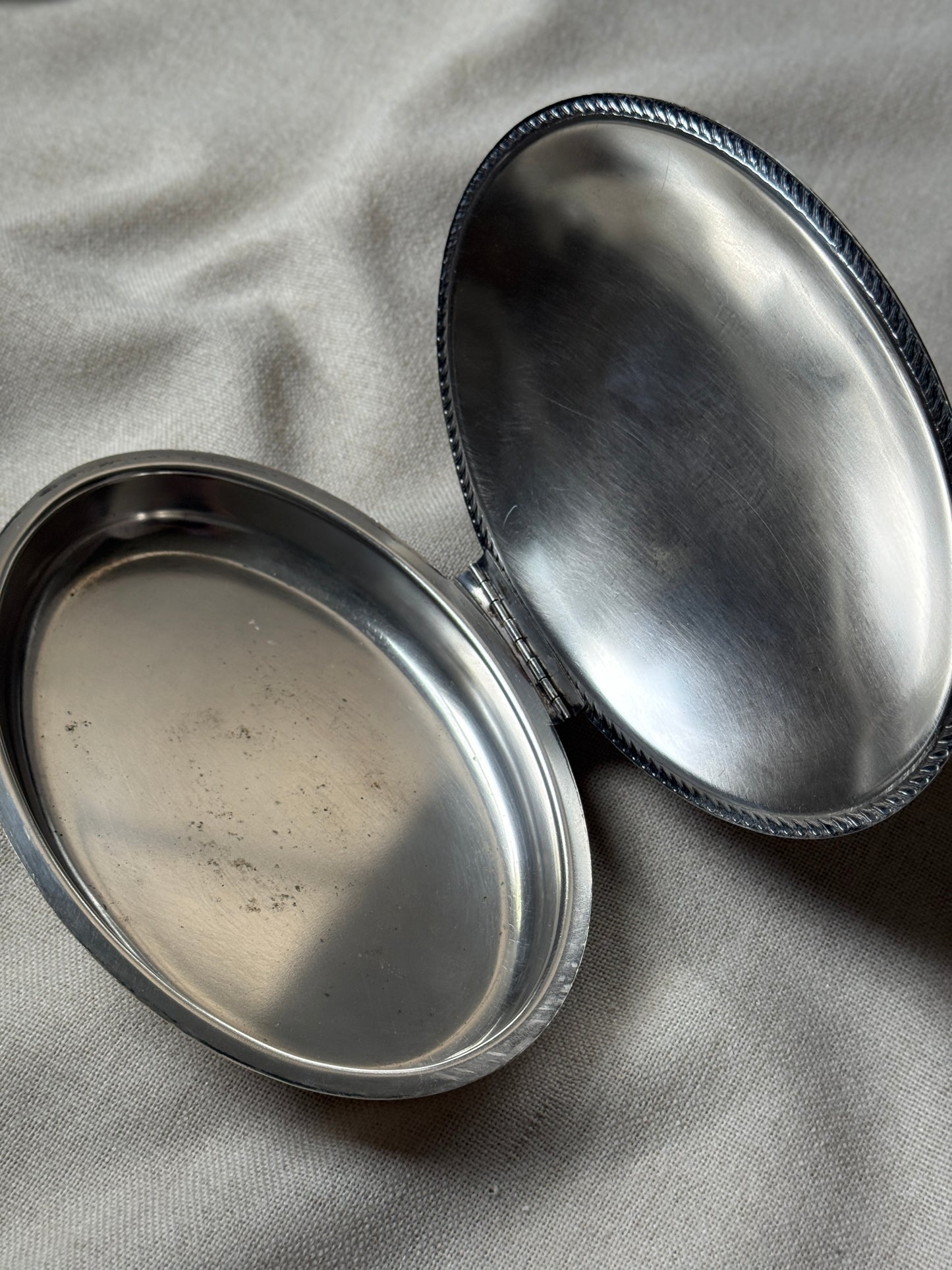 Vintage Silverplate Silent Butler with Wooden Handle | Heraldic Crest & Lion Mask Detail