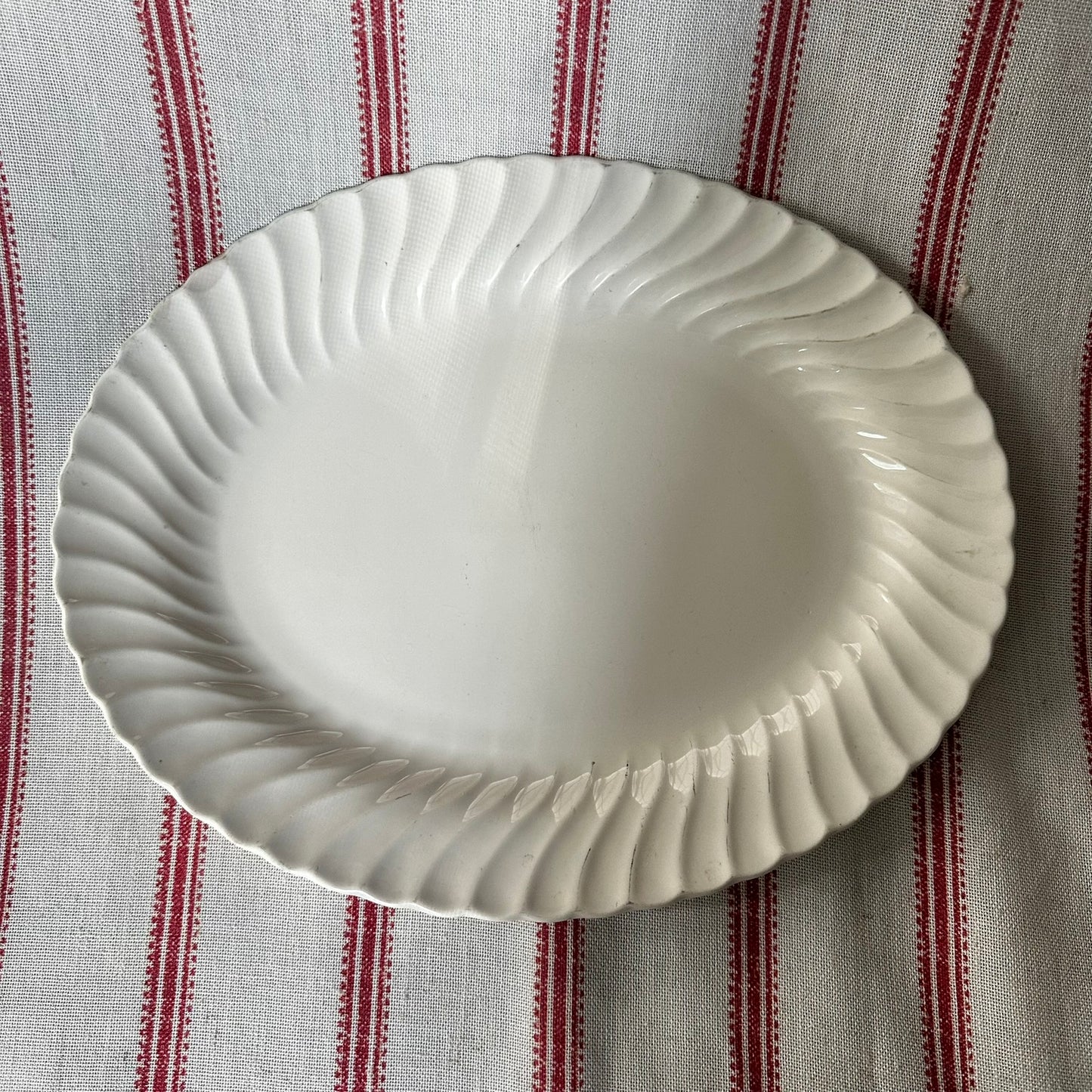 Vintage Sheffield Bone White Dinner Plate – Swirl Rim, USA Made