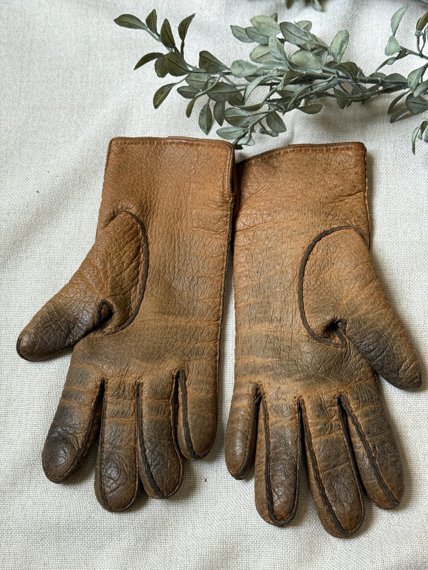 Vintage Ladies Leather Gloves | Soft Brown Pebbled Hide | Size Small